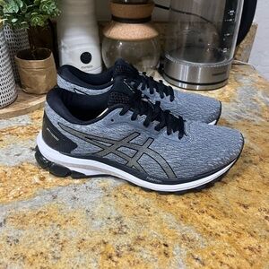 ASICS GT 1000 size 6.5